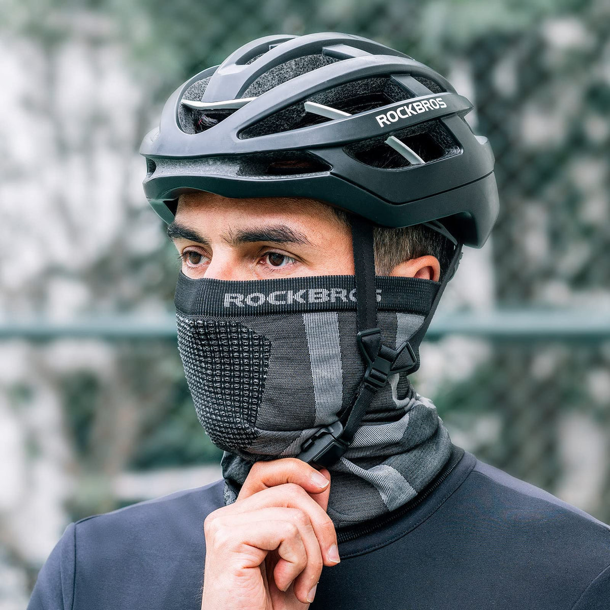 Multifunctionele winter bivakmuts en nekwarmer