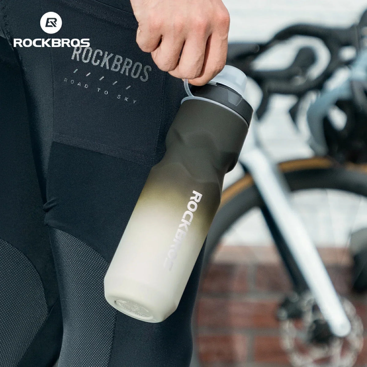 Fietsbidon 600/750 ml met afsluitbare trektuit