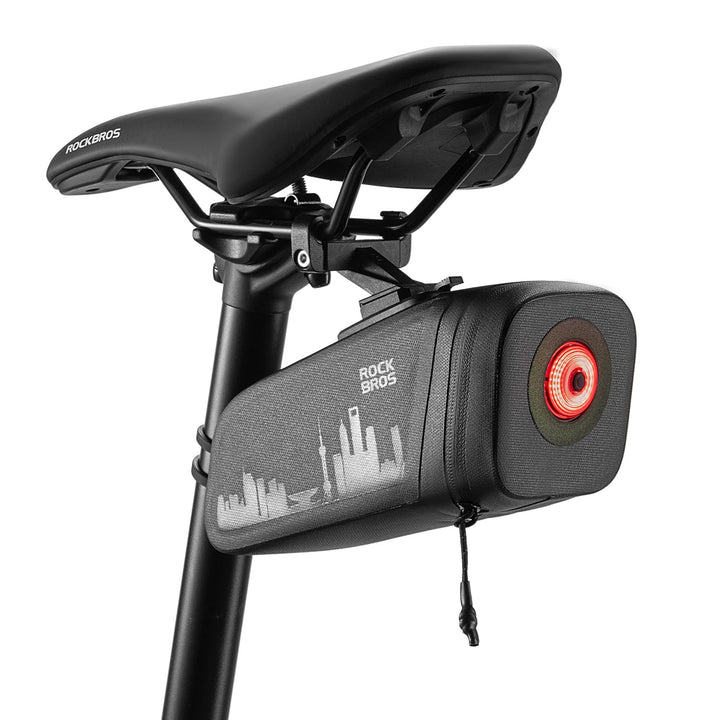 Waterafstotende zadeltas met remsensor-achterlicht AS-141